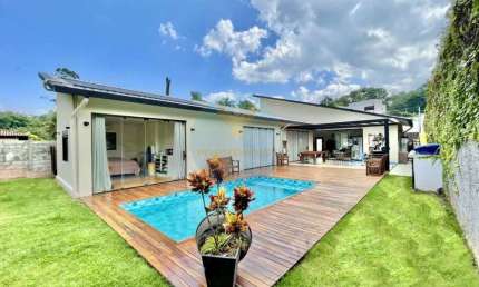 Casa com 3 quartos à venda na Rua Rio Bonito, 300, Granja Viana, Cotia, 277 m2 por R$ 1.890.000