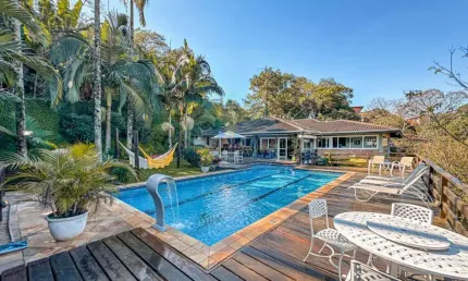 Casa em condomínio fechado com 4 quartos à venda na rua das laranjeiras, 238, granja viana, carapicuíba, 900 m2 por r$ 3.200.000
