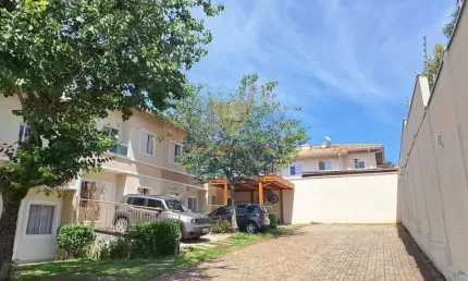 Casa junto ao Parque Cemucam e o Melhor da Granja Viana