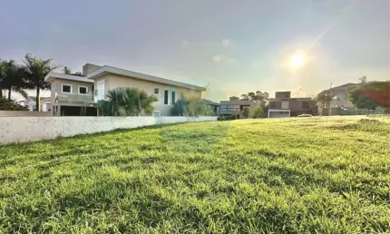 Terreno em condomínio fechado à venda na Avenida das Caúnas, Granja Viana, Carapicuíba por R$ 1.550.000