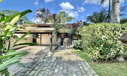 Casa em condomínio fechado com 5 quartos à venda na estrada fazendinha, granja viana, carapicuíba, 321 m2 por r$ 1.790.000