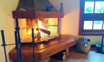 Casa com Terreno Amplo, Gourmet e Piscina na Granja Viana