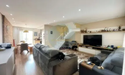 Casa triplex com quintal e suíte master  granja viana