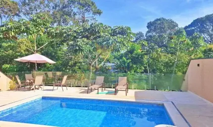 Casa 4suítes no vintage com vista para área de preservação