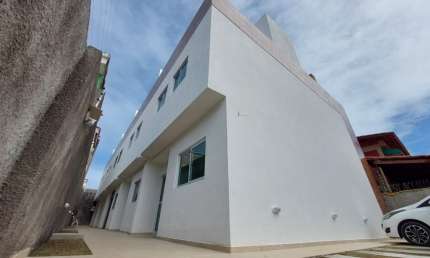 Triplex 4 quartos sendo 2 suítes todo no porcelanato, área gourmet privada. Bairro Novo - Olinda.