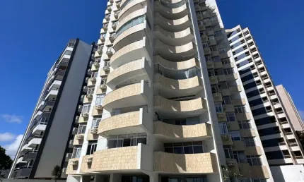 Apartamento com aproximadamente 170m2, 3 quartos sendo 1 suíte, dep completa!