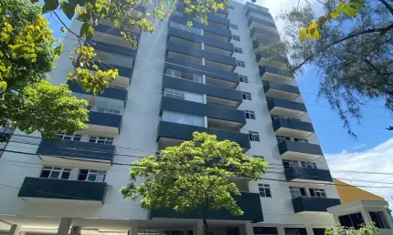 Apartamento com aproximadamente 140m2, 3 Quartos sendo 1 Suíte, 2 vagas+Dep completa!