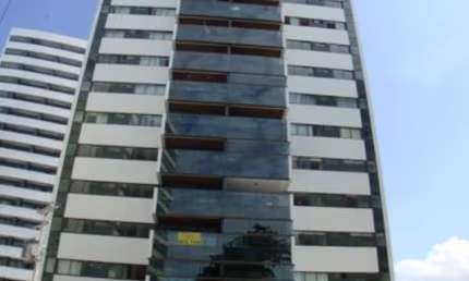 Apartamento com 177m2, 4 Quartos sendo 2 Suítes, 3 Vagas!