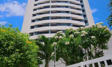 Apartamento com 2 Quartos, MOBILIADO, pertinho do mar!