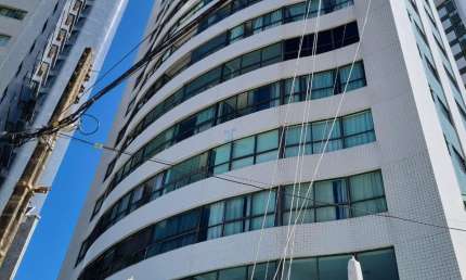 Apartamento com aproximadamente 120m2, 3 Quartos sendo 1 Suíte, 2 Vagas!