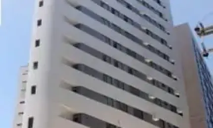 Apartamento com aproximadamente 100m2, 3 Quartos sendo 1 Suíte, 2 Vagas!