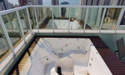Cobertura com vista mar á venda em Balneário Camboriú