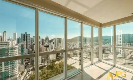 Apartamento com 3 dormitórios próximo á rosa gigante