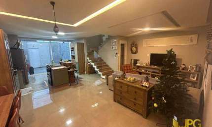 Casa Triplex Moderna e Sofisticada no centro de Balneário Camboriú | 220m²