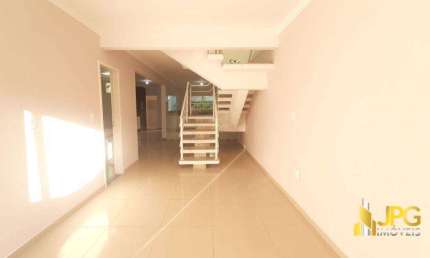 Sobrado com 3 dormitórios para alugar por R$ 6.200,00/mês - Centro - Balneário Camboriú/SC
