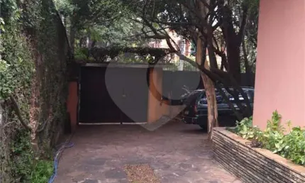 Casa com 3 quartos à venda na Rua Natingui, Vila Madalena, São Paulo