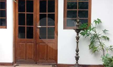 Casa térrea com 4 quartos à venda em Jardim Leonor - SP