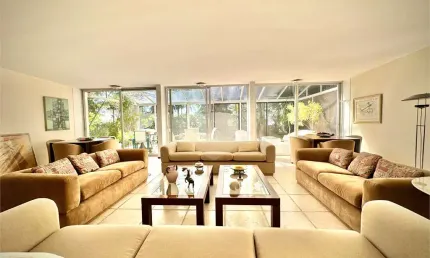Casa térrea com 6 quartos à venda em Jardim Guedala - SP