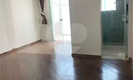 Casa com 4 quartos à venda na Rua Teodureto Souto, Cambuci, São Paulo