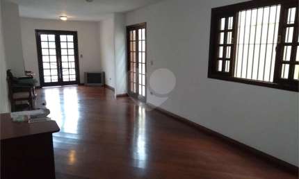 Sobrado com 4 quartos à venda em Bosque Da Saúde - SP
