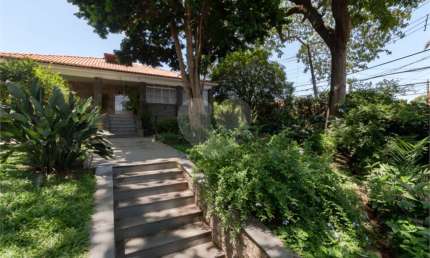 Casa com 4 quartos à venda em Vila Pirajussara - SP