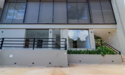 Casa com 4 quartos à venda na Rua Malvinas, Jardim Guedala, São Paulo
