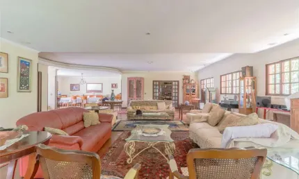 Casa com 6 quartos à venda ou para locação em Vila Madalena - SP
