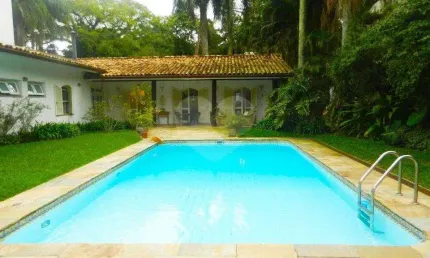 Casa térrea com 4 quartos à venda em Santo Amaro - SP