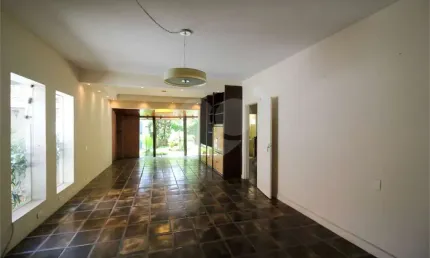 Casa com 3 quartos à venda ou para locação em Indianópolis - SP