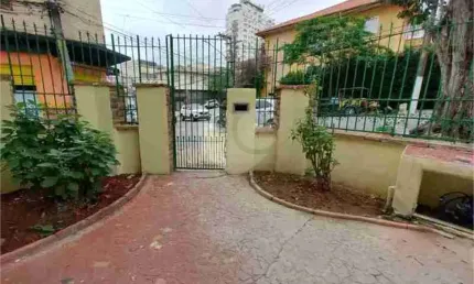 Sobrado com 3 quartos à venda ou para locação em aclimação - sp