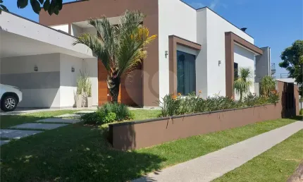 Casa térrea com 4 quartos à venda em Moinho Velho - SP