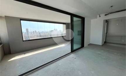 Apartamento com 3 quartos à venda ou para locação em Pinheiros - SP