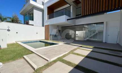 Casa em condomínio fechado com 3 quartos à venda na Estrada Vereador Alceu de Carvalho, Recreio dos Bandeirantes, Rio de Janeiro, 315 m2 por R$ 3.100.000