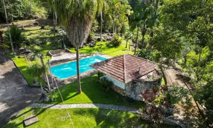Chácara / sítio com 6 quartos à venda na Estrada Friburgo-Amparo, Chácara Paraíso, Nova Friburgo, 149000 m2 por R$ 2.290.000