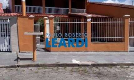 CASA ASSOBRADADA - JARDIM SANTA TEREZINHA (SUARÃO) - SP