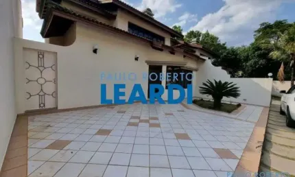 Casa em condomínio fechado com 3 quartos para alugar na Vila Santista, Atibaia 