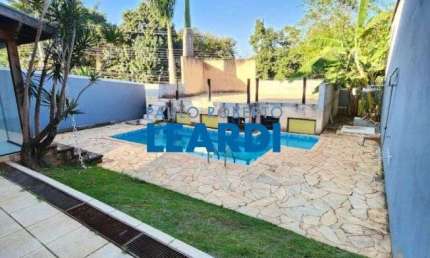 Casa com 5 quartos para alugar na Vila Petrópolis, Atibaia 