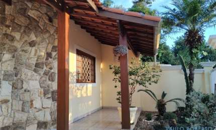 Casa com 3 quartos para alugar no Jardim Sumaré, Atibaia 