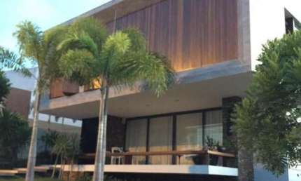 Exuberante Casa Alto Padrão fino acabamento em Alphaville Paralela I