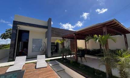 Casa com 3 dormitórios à venda, 145 m² por R$ 850.000 - Caixa D'Água - Lauro de Freitas/BA