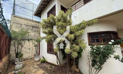 Casa à venda, 3 quartos, 1 suíte, 4 vagas, Fernão Dias - Belo Horizonte/MG