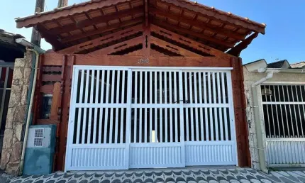 Casa em Praia Grande, no Jardim Imperador  com 02 dor, perto da Praia.