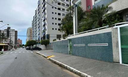 Apartamento em Praia Grande, Ocian com 02 dorm, uma suite e sacada goumet.