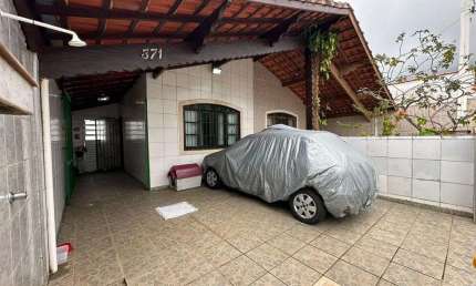 Casa no Solemar em Praia Grande, com 03 dorm com edícula.