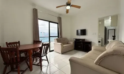 Apartamento em Praia Grande no Caiçara com 02 dormitrios, sacada com 70 m2