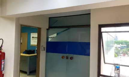 SALA COMERCIAL PARA VENDA OU LOCAÇÃO EM ALPHAVILLE - BARUERI - SP