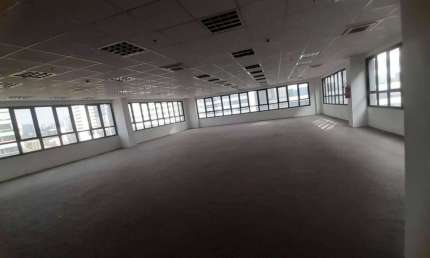 Sala comercial para alugar na Avenida Sagitário, Sítio Tamboré Alphaville, Barueri