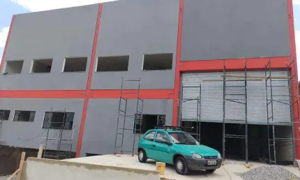 GALPÃO INDUSTRIAL DE 1.350 M² EM SANTANA DE PARNAÍBA - SP.