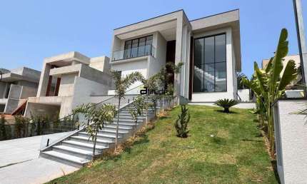 Casa de Luxo no Condomínio Reserva Santa Maria - Jandira/SP