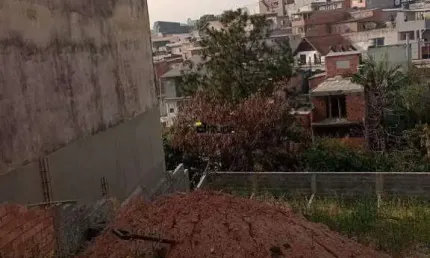 Terreno à venda na Rua Iepe, Jardim Graziela, Barueri